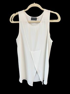 ASTR White Sleeveless Asymmetrical Top Blouse Sz M